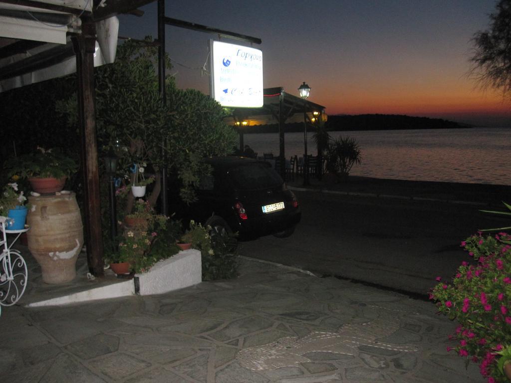 Gorgona Apartment Milina Bagian luar foto
