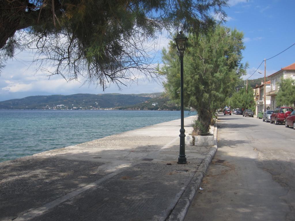 Gorgona Apartment Milina Bagian luar foto