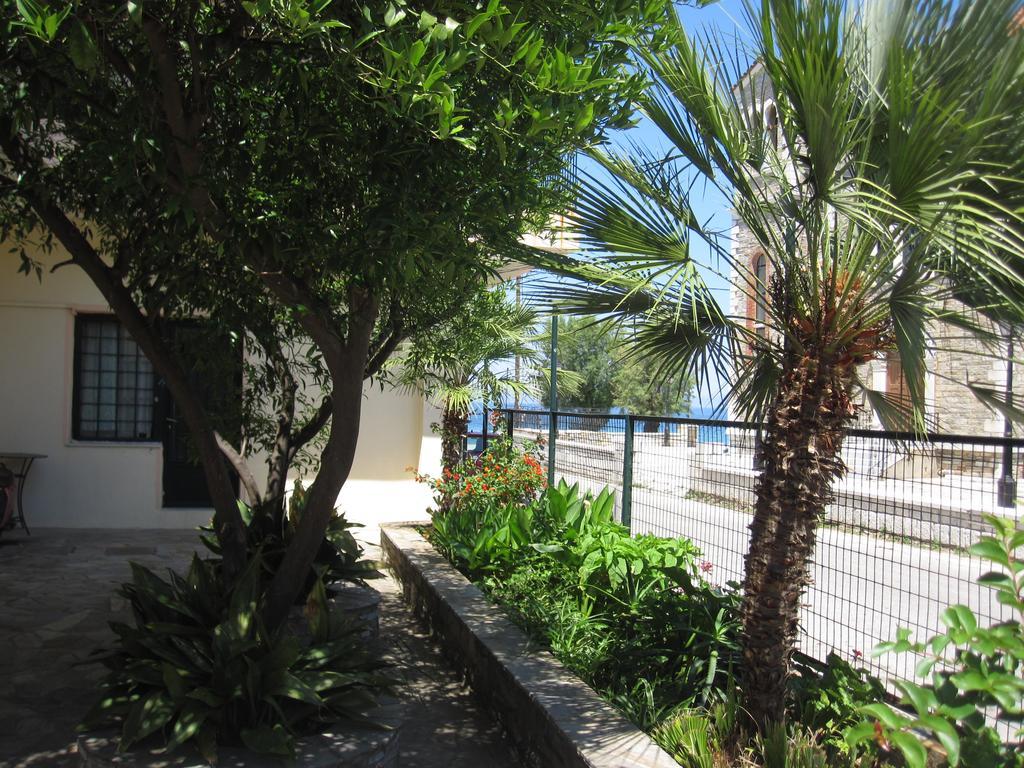 Gorgona Apartment Milina Bagian luar foto