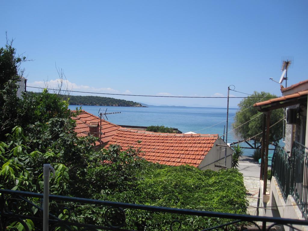 Gorgona Apartment Milina Bagian luar foto