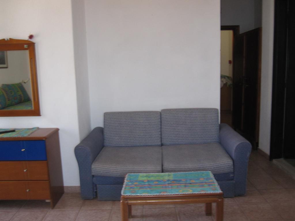 Gorgona Apartment Milina Bagian luar foto