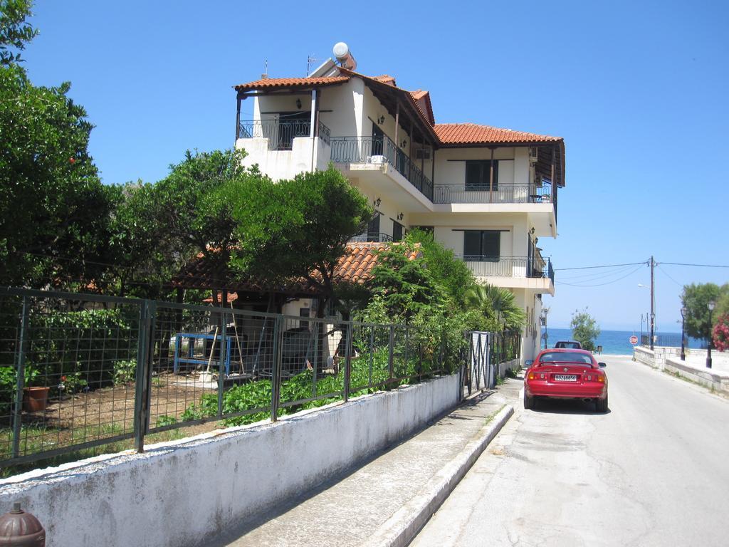 Gorgona Apartment Milina Bagian luar foto