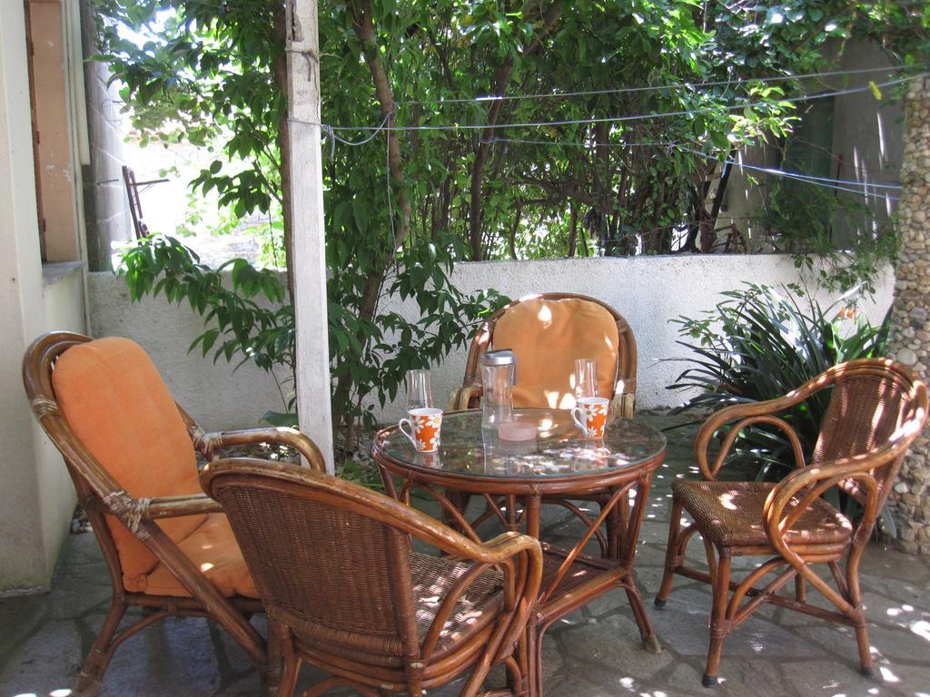 Gorgona Apartment Milina Bagian luar foto